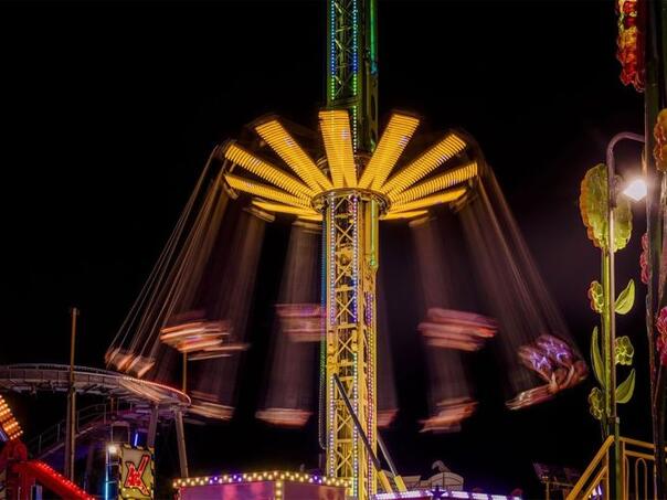 Drama na novogodišnjem sajmu u Engleskoj: Otkačila se vrteška, povrijeđeno više osoba