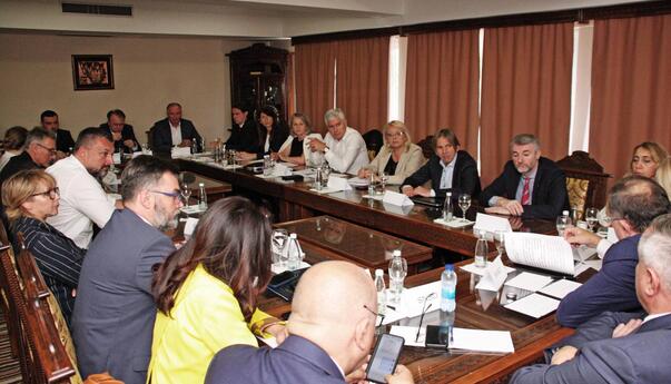 Drama na sastanku u Konjicu: Pale teške riječi između Dodika i Heleza