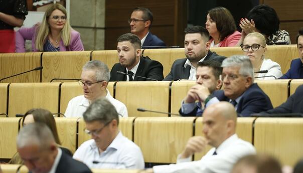 Drama na sjednici: Pravnim nasiljem želi se imenovati Vukoja