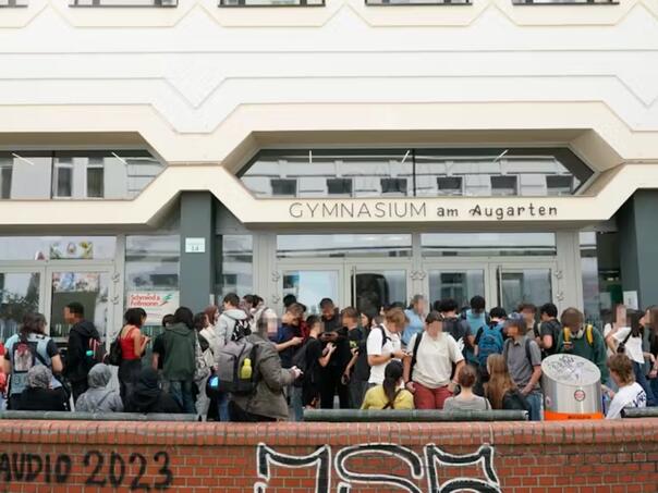 Drama u Austriji: Učenica (14) izbodena u školi, a ni traga počinitelju