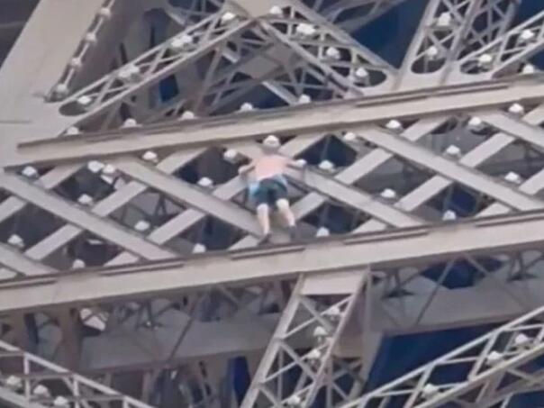 Drama u Parizu pred zatvaranje Olimpijade: Hitno evakuisan Ajfelov toranj