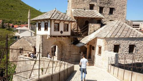 Dramatičan pad turističkih dolazaka i noćenja u Mostaru i Sarajevu