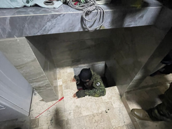 Dramatičan snimak: Trenutak kada policija pronalazi tajni bunker najtraženijeg narko-boss