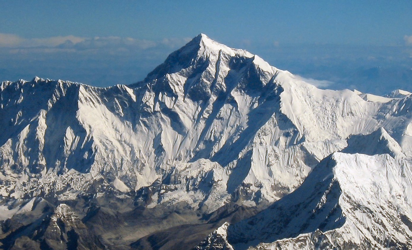 Dramatično na Everestu: Gotovo 1000 ljudi zarobljeno na "vrhu svijeta"