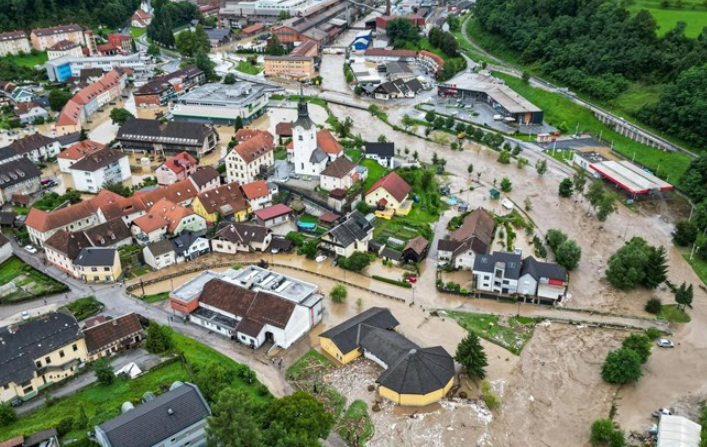 Dramatično s poplavama u Sloveniji, aktivirana i vojska