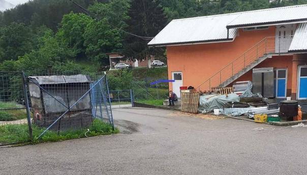 Drama u Rudom: Sudski policajci 'zarobljeni'