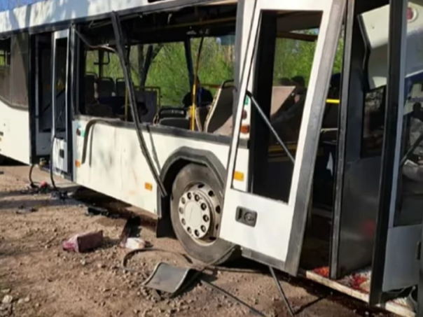 Dron pogodio autobus sa radnicima u Ukrajini, ima mrtvih