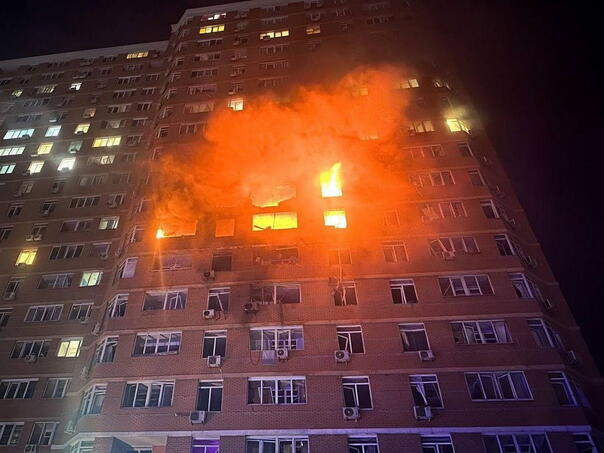 Dron pogodio neboder u Odesi: Poginuo bračni par, povrijeđeno troje djece