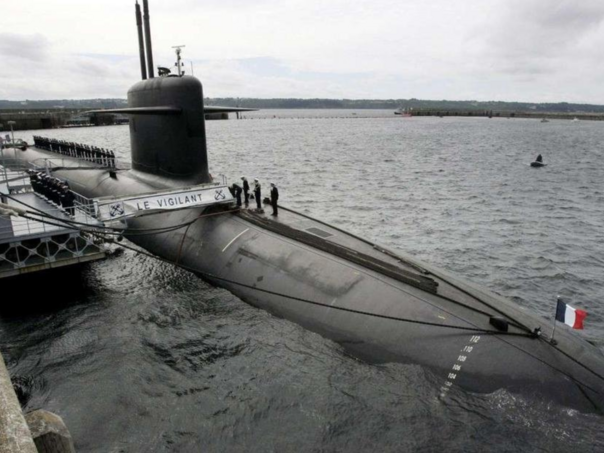 Dronovi nadlijetali francusku nuklearnu bazu, vojska otvorila vatru