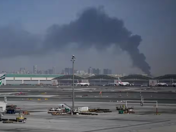 Dronovi pali blizu aerodroma u Dubaiju, četiri osobe povrijeđene