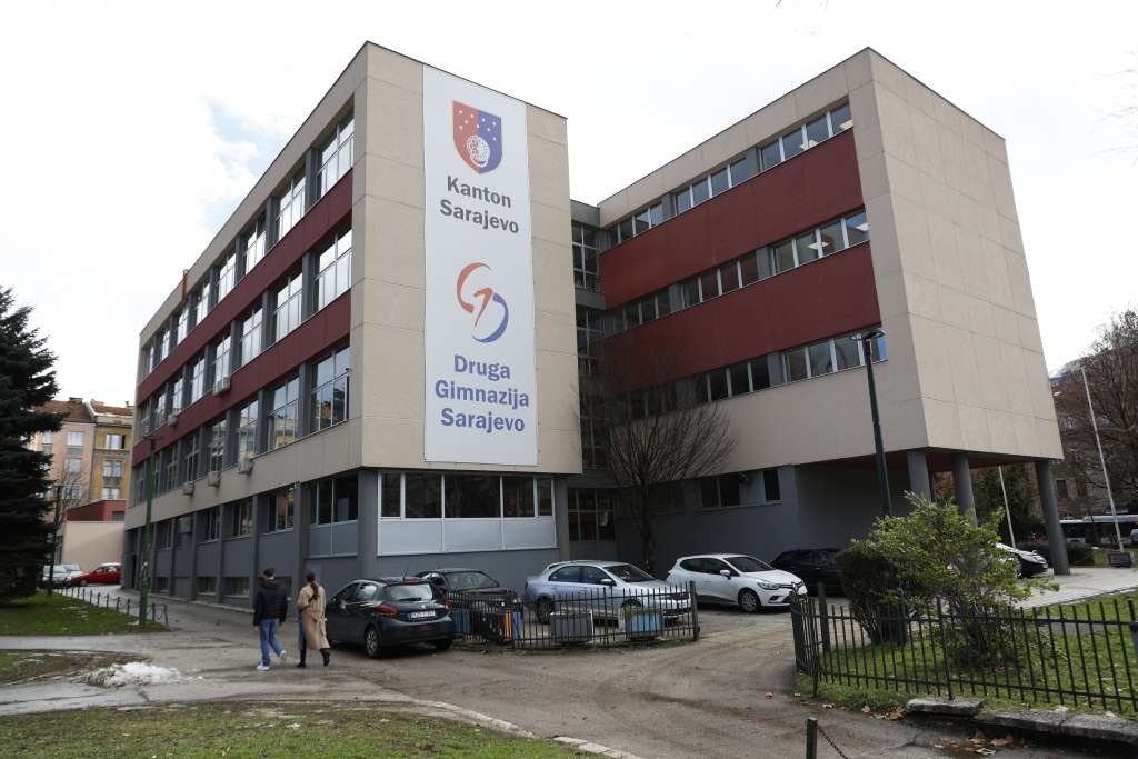 Druga gimnazija Sarajevo osudila napad na učenike, najavili mjere