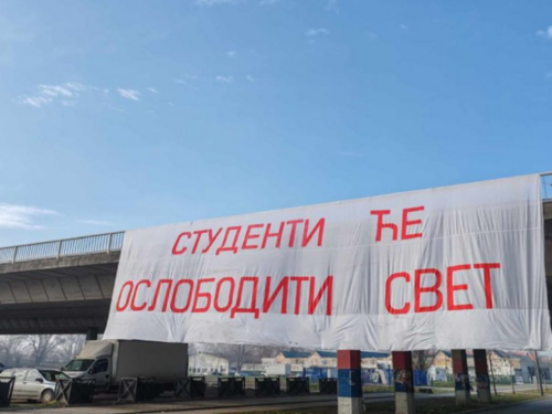 Drugi dan blokade Mosta slobode: Građani prenoćili na ulici