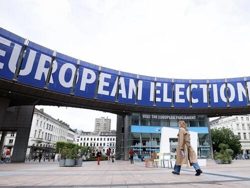 Drugi dan glasanja za Evropski parlament, na biralištima Česi i Irci