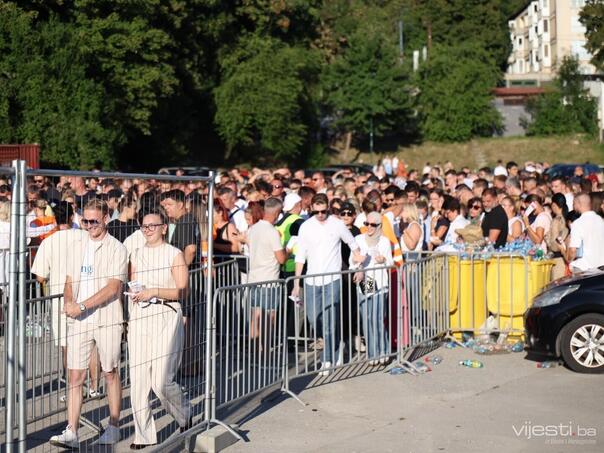 Drugi Merlinov koncert: Na ulazima na stadion ponovo velike gužve