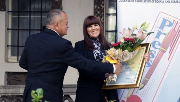Društvo novinara BiH odlučilo: Semira Degirmendžić novinar godine
