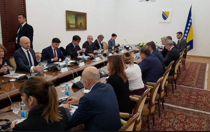Države Kvinte i EU: Povlačenje iz institucija neprihvatljivo!