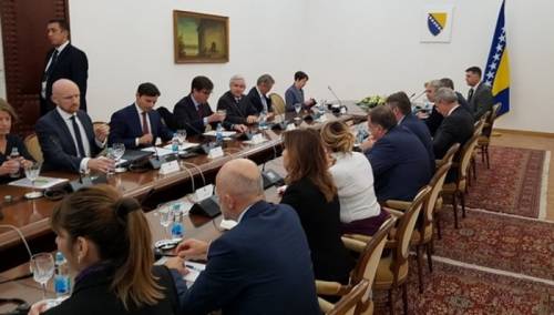 Države Kvinte i EU: Povlačenje iz institucija neprihvatljivo!