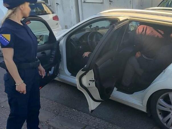 Državljani BiH uhapšeni zbog krijumčarenja stranih državljana