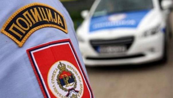 Državljani Srbije vrijeđali i napali policajce u Banjoj Luci