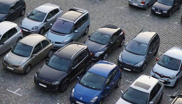 Državljanima Srbije besplatan parking u Banjaluci u znak zahvalnosti