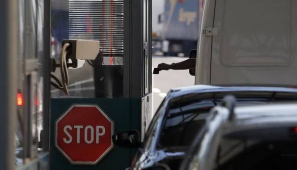 Državljanima Srbije produžena zabrana ulaska u Grčku