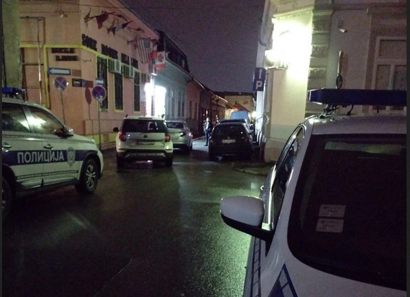 Državljanin BiH prijeti da će baciti bombu u hostelu u Novom Sadu