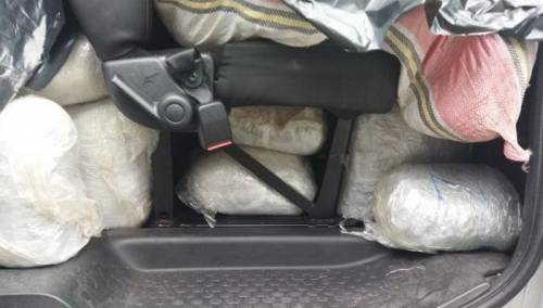 Državljanin Crne Gore u kombiju prevozio 250 kilograma marihuane