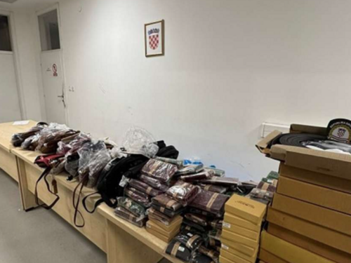 Državljaninu BiH na granici oduzete torbice, novčanici, parfemi