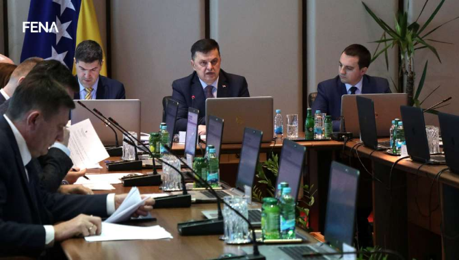 VM u ponedjeljak o budžetu, nedovoljno novca za CIK