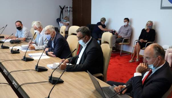 Državni parlamentarci o izborima u Crnoj Gori