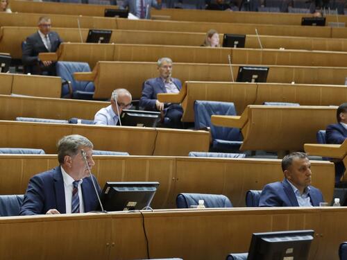 Državni zastupnici danas o napadima na povratnike u RS