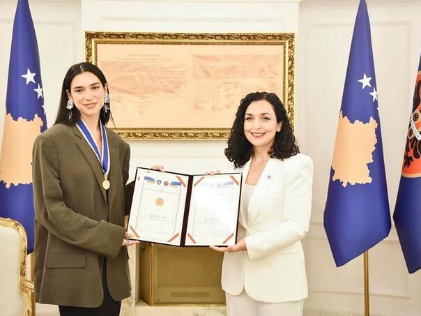 Dua Lipa o odrastanju na Kosovu: Nije to samo ratom razorena zemlja