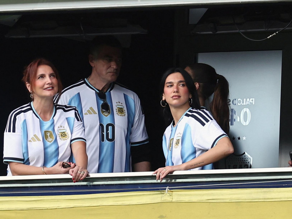 Dua Lipa ukrala show na Superclasicu, navijači poludjeli