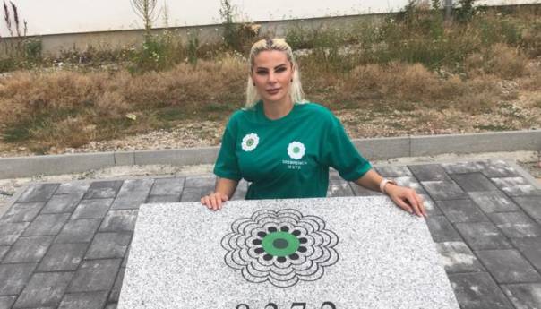 U Peći otkrivena spomen ploča u čast žrtvama genocida u Srebrenici