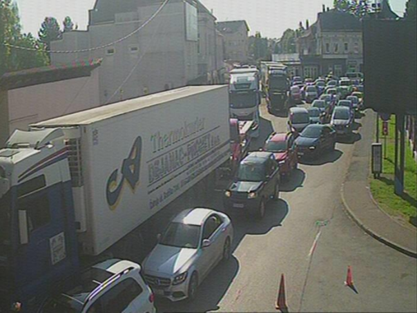 Duga kolona na izlazu iz BiH, na ostalim prelazima bez gužvi