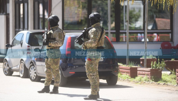 Duge cijevi na ulicama: Akcija policije u Banjaluci