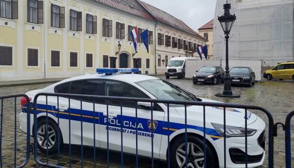 Duge cijevi pred Banskim dvorima, Plenkoviću prijećeno ubistvom