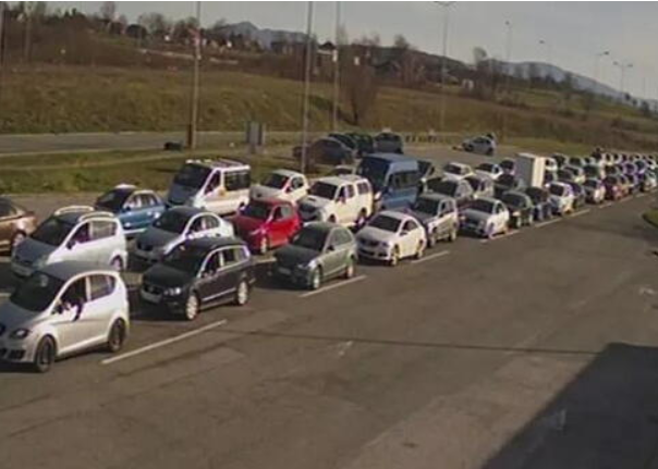 Duge kolone vozila na graničnim prelazima na izlazu iz BiH