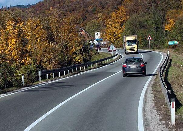 Duge kolone vozila na izlazima iz BiH, na više dionica radovi