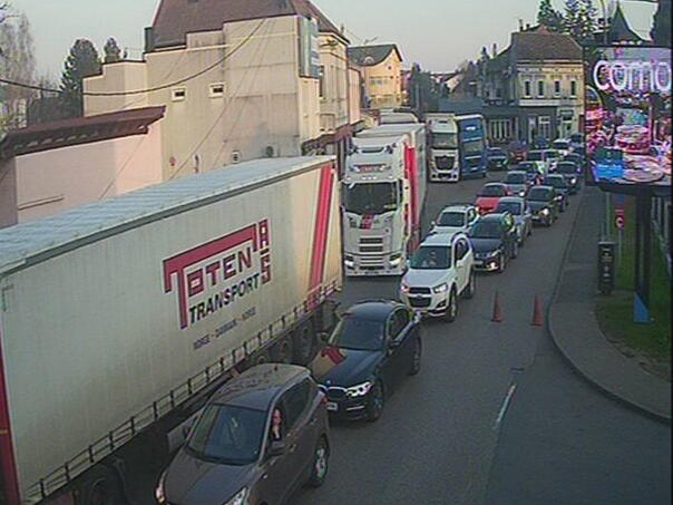 Duge kolone vozila na izlazu iz BiH: Ove granične prelaze izbjegavajte