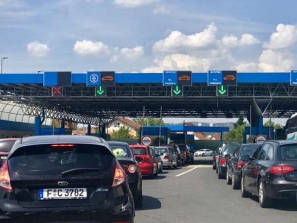Duge kolone vozila na nekoliko graničnih prijelaza