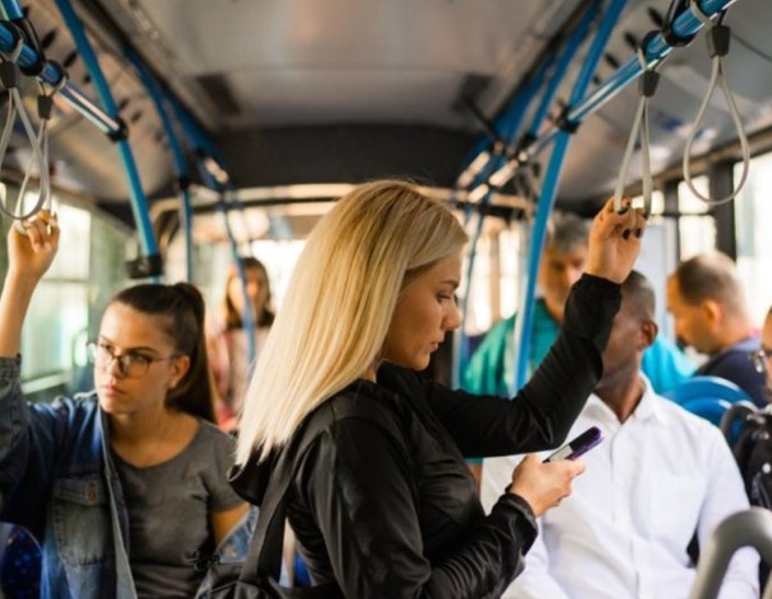 Duge vožnje gradskih prijevozom negativno utječu na zdravlje stopala