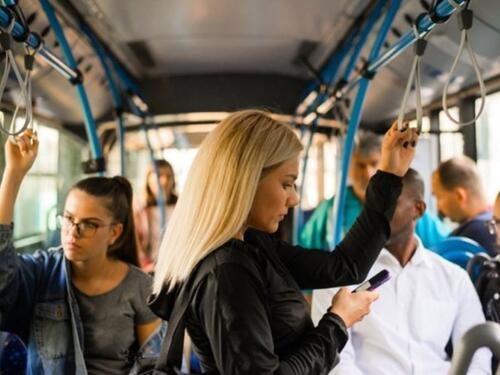 Duge vožnje gradskih prijevozom negativno utječu na zdravlje stopala