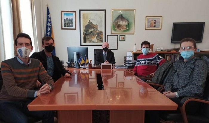 Osnaživati ulogu mladih u društvenim i političkim procesima