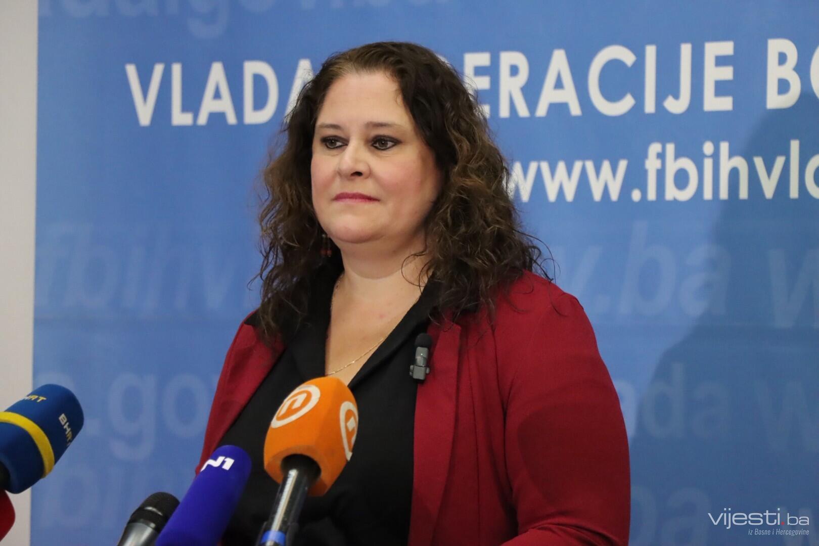 NUB bi propao bez Vlade FBiH, Schmidt na jesen nameće zakon