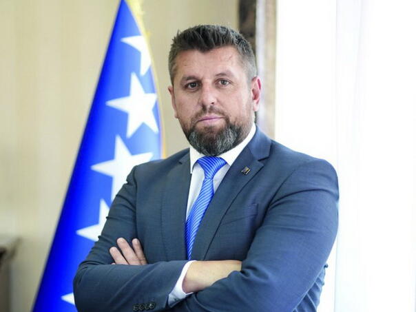 Duraković: Dodik se ponaša s uporištem koje mu je dala Narodna skupština RS