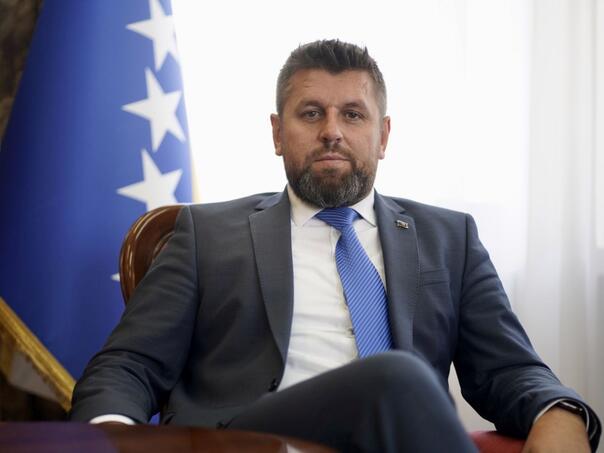 Duraković najavio prijave zbog Mladićevog murala, poslao i poruku Stanivukoviću