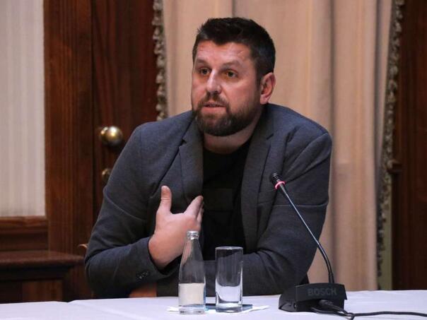 Duraković podnosi prijavu zbog murala Ratku Mladiću u Banjoj Luci