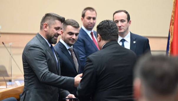 Duraković pozvao zastupnike da se odupru pritiscima pri glasanju za delegate Doma naroda