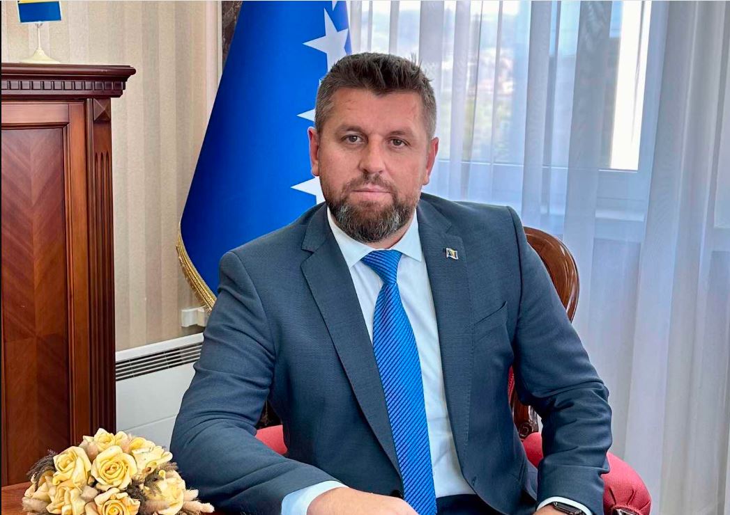 Duraković pred Ustavnim sudom RS: Zakon mora biti iznad Dodika